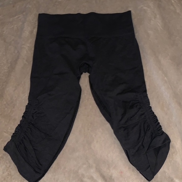 lululemon athletica Pants - Lululemon Black scrunch leggings size 8